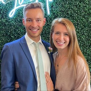 Meet your Poshers, Greg and Annie!